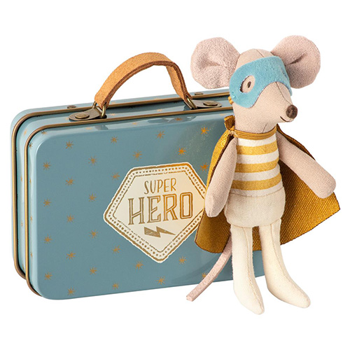 SUPERHERO MOUSE, LITTLE BROTHER IN SUITCASE